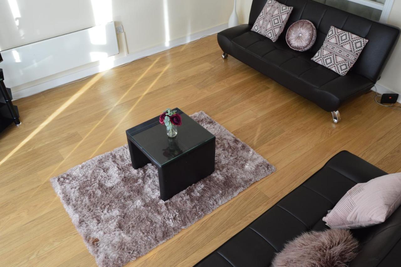 Bambz Luxury Aparment Манчестър Екстериор снимка